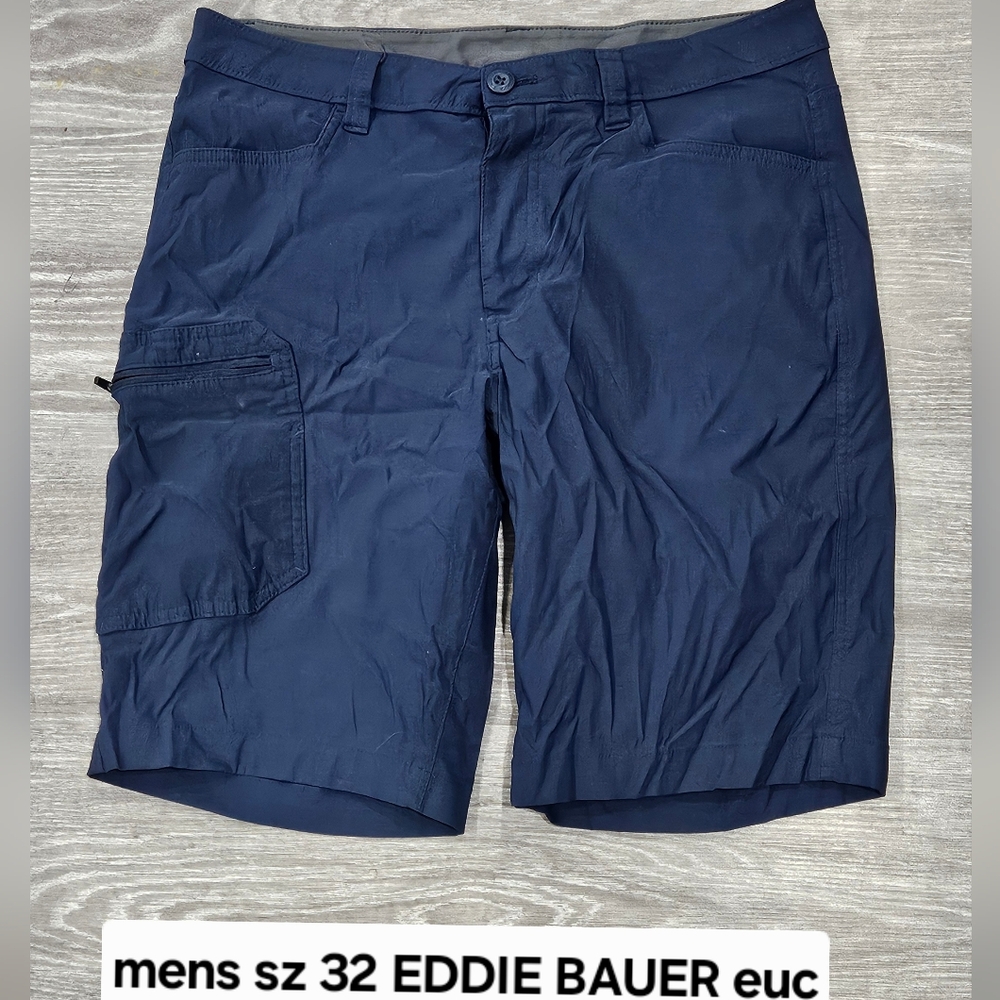 Eddie Bauer Blue Cargo Shorts Lightweight Performance